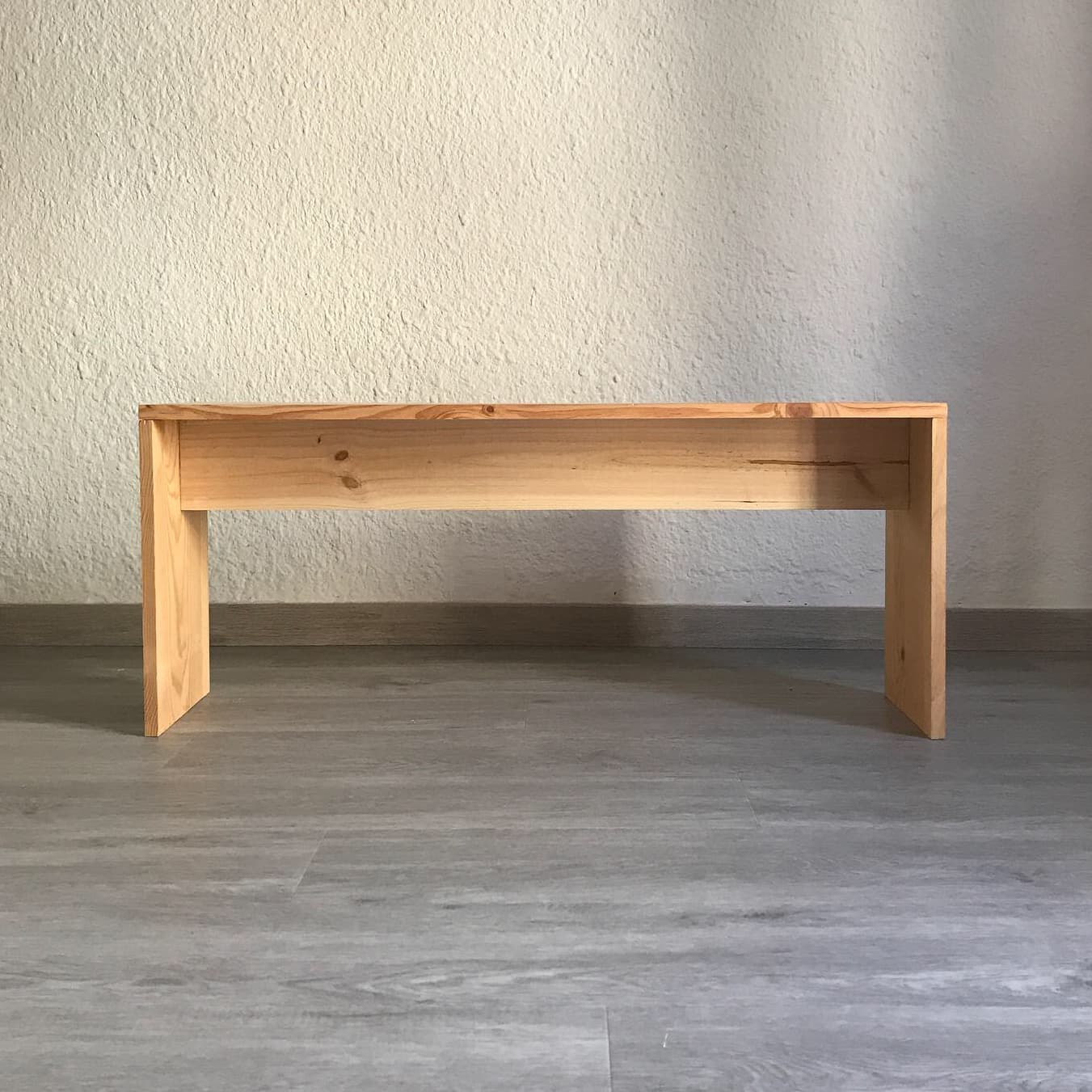 Banco a partir de madera donada